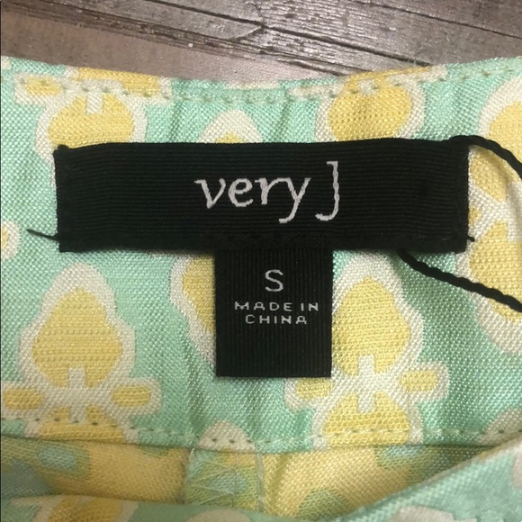 NWT Very J Mint Lemon Shorts - Size Small - Picture 2 of 6